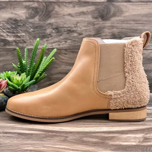 NIB Toms Ella Leather Slip On Chelsea Boots Honey Leather Faux Shearling 9M 40