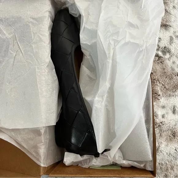 NIB Trotters Black Leather Ballet Flats Memory Foam “Hanny” sz 10 Wide