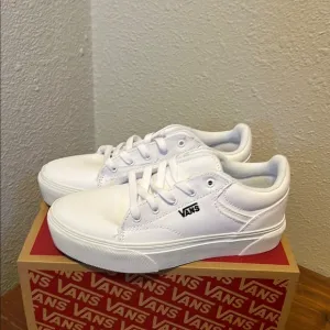 NIB Vans Seldan Platform Canvas White Lace Up Sneakers Girl's Size 3