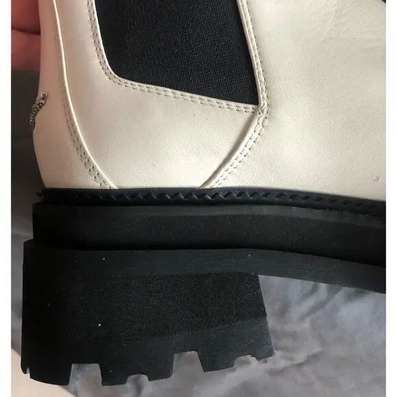 NIB Zadig &amp; Voltaire Chelsea Boots White with Wing Charm Leather Size 39 / US 8