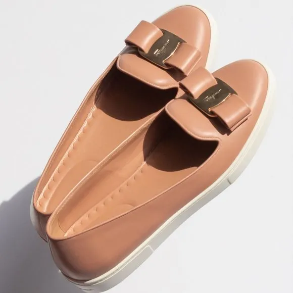 NIB$530 SALVATORE FERRAGAMO Novello Leather Vara Bow Soft Flat Slip-on Pump 9.5C