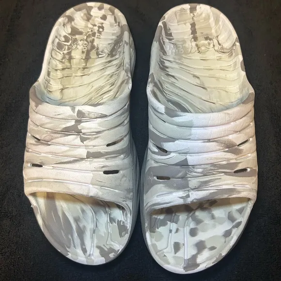 Nice!! Hoka One One Camouflage Slide Slip On Sandals  Unisex Size M9, W11