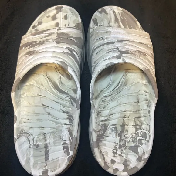 Nice!! Hoka One One Camouflage Slide Slip On Sandals  Unisex Size M9, W11