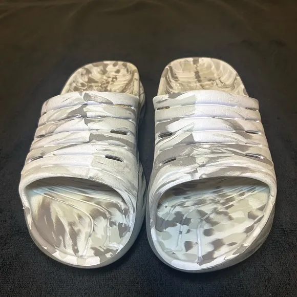 Nice!! Hoka One One Camouflage Slide Slip On Sandals  Unisex Size M9, W11