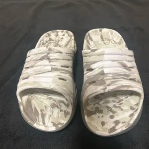 Nice!! Hoka One One Camouflage Slide Slip On Sandals  Unisex Size M9, W11