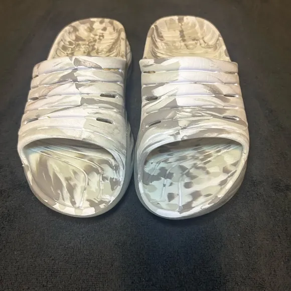Nice!! Hoka One One Camouflage Slide Slip On Sandals  Unisex Size M9, W11