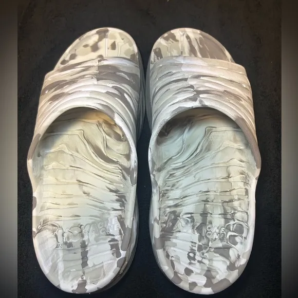 Nice!! Hoka One One Camouflage Slide Slip On Sandals  Unisex Size M9, W11