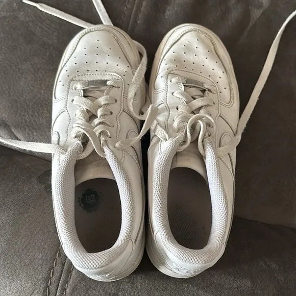 Nike AF1 Air Force One White Leather Low Top Sneakers size 5.5Y