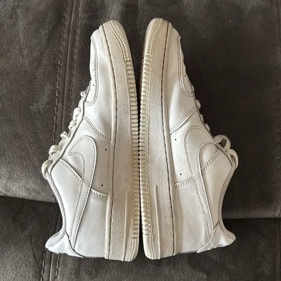 Nike AF1 Air Force One White Leather Low Top Sneakers size 5.5Y