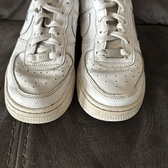 Nike AF1 Air Force One White Leather Low Top Sneakers size 5.5Y