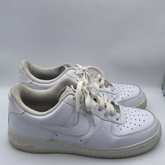 Nike Air Force 1 ‘07 Triple White Men's Low Top Sneakers 315122-111 Size 8.5