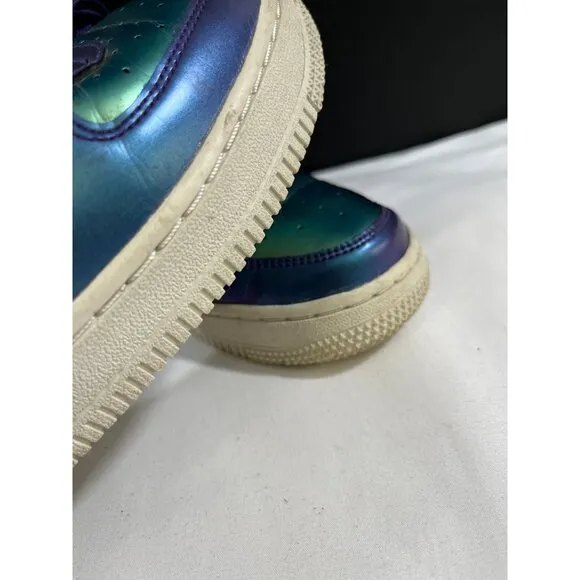 Nike Air Force 1 Boy's Blue Holographic Low Top Sneakers Size 5Y SKU 6115