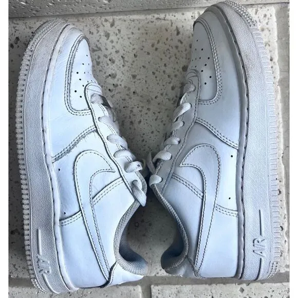 Nike Air Force 1 '07 Low Top Sneakers Triple White DH2920-111 Size 4 Youth