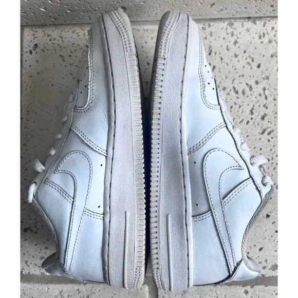 Nike Air Force 1 '07 Low Top Sneakers Triple White DH2920-111 Size 4 Youth