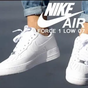 Nike Air Force 1 '07 Low Top Sneakers Triple White DH2920-111 Size 4 Youth