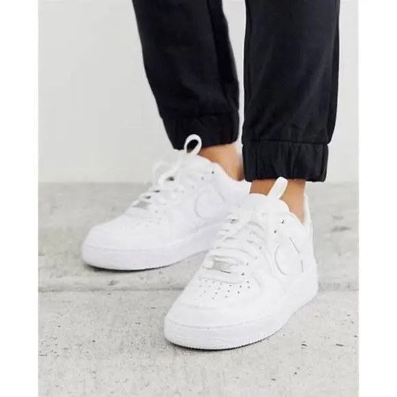 Nike Air Force 1 '07 Low Top Sneakers Triple White DH2920-111 Size 4 Youth