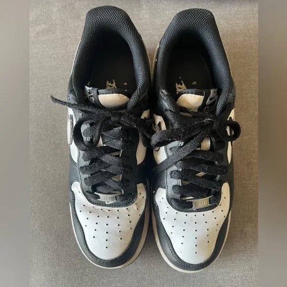 Nike Air Force One Men 8.5 Low Top Black White DV0788-001 Sneakers Shoes