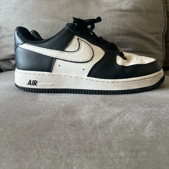 Nike Air Force One Men 8.5 Low Top Black White DV0788-001 Sneakers Shoes