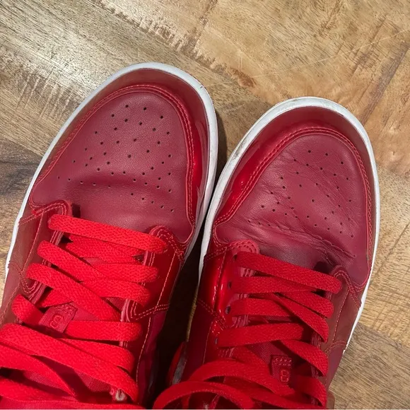 Nike Air Jordan 1 low SE in red