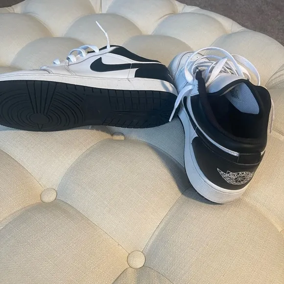 Nike Air Jordan Low White and Black Sneakers