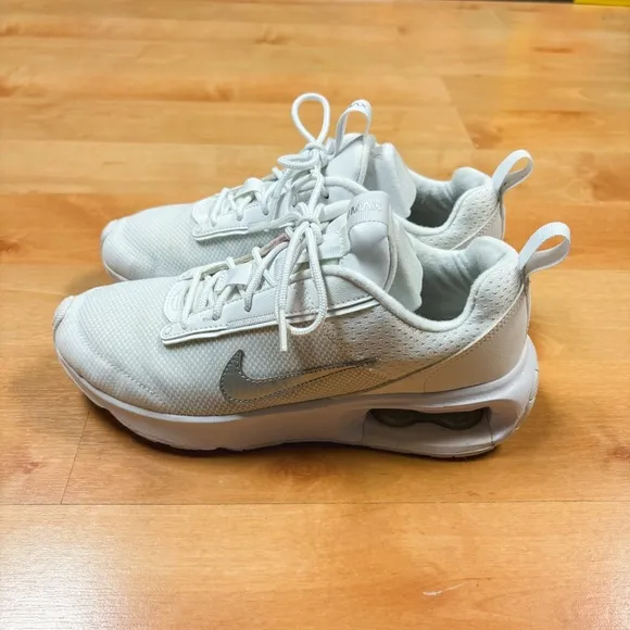 Nike Air Max White &amp; Silver Interlock Low Top Sneakers Metalic Womens Size 7