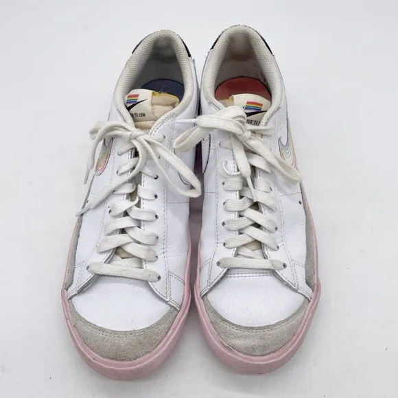 Nike Blazer '77 Low Rainbow Swoosh Sneakers Mens Size 8  White Pink Gray