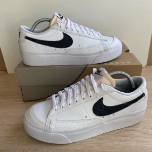 Nike Blazer Low Platform White/Black Snakeskin Women Sneakers- SZ 11