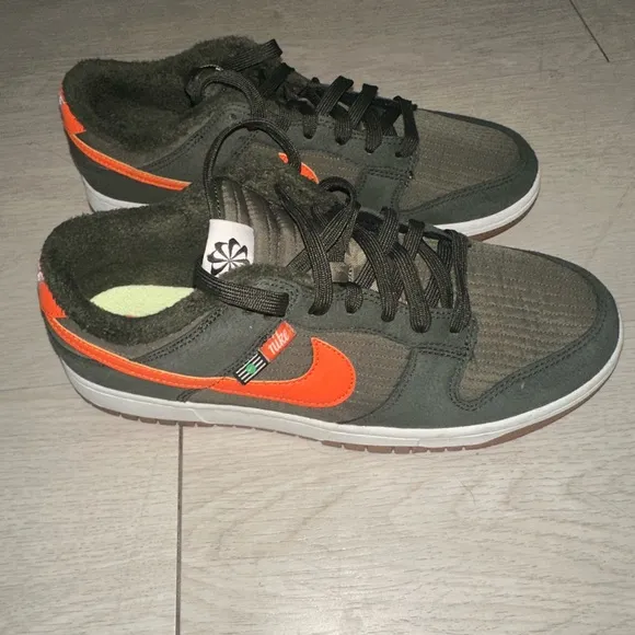 Nike Dunk Low Toasty Sequioa Green and Orange Sneakers with Suede Finish