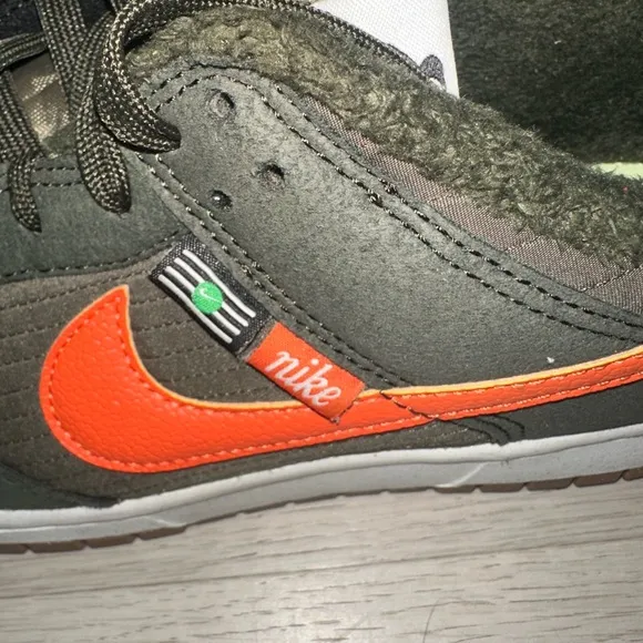 Nike Dunk Low Toasty Sequioa Green and Orange Sneakers with Suede Finish