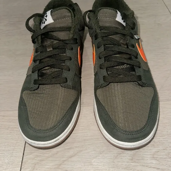 Nike Dunk Low Toasty Sequioa Green and Orange Sneakers with Suede Finish