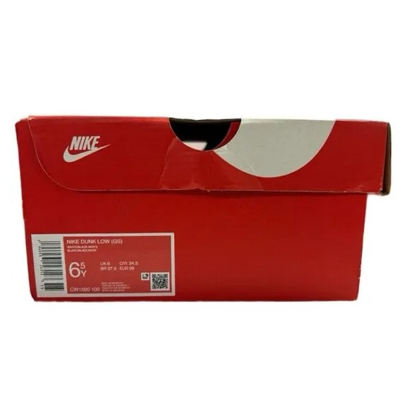 Nike Dunk Low Top Sneakers PANDA  Youth Size 6.5