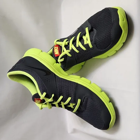 Nike Flex Experience Running sneakers (mens size 11)