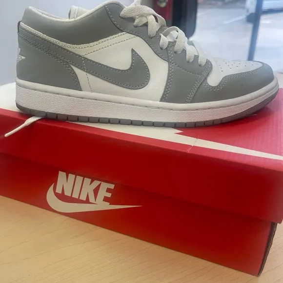 Nike Gray and White Sneakers Classic Low-Top Design