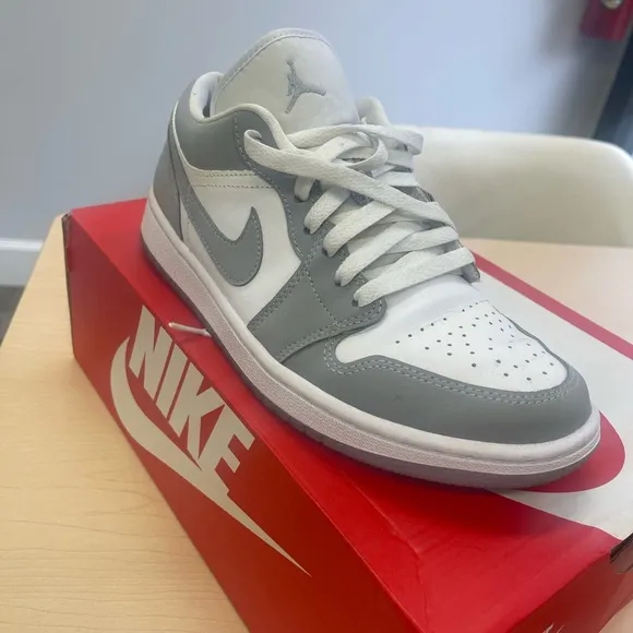 Nike Gray and White Sneakers Classic Low-Top Design