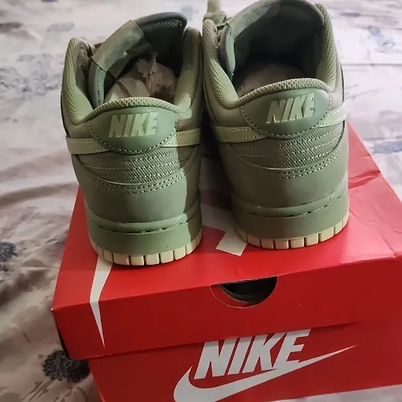 Nike Green Sneakers Classic Low-Top Suede