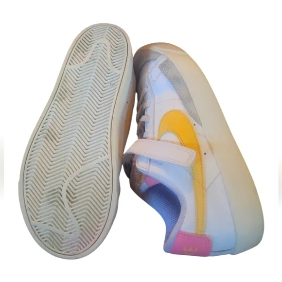 Nike Kids Blazer Low Top '77 White/ Yellow/ Pink Unisex Sneakers Size 2.5Y