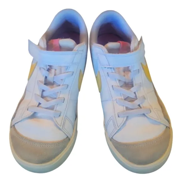 Nike Kids Blazer Low Top '77 White/ Yellow/ Pink Unisex Sneakers Size 2.5Y