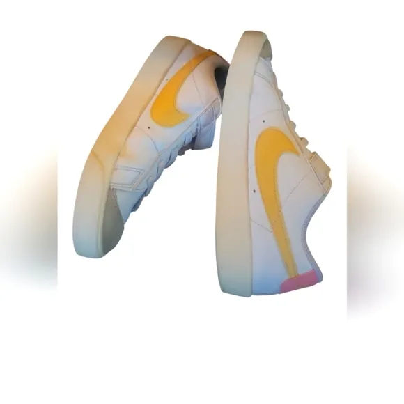 Nike Kids Blazer Low Top '77 White/ Yellow/ Pink Unisex Sneakers Size 2.5Y