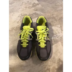 Nike Men's Flywire Athletic Running Low Top Sneakers Size 12US Grey/Neon Green