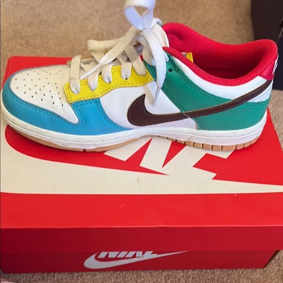 Nike Multicolor Low-Top Sneakers