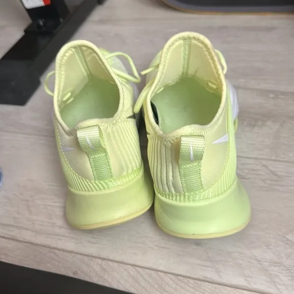 Nike training air zoom superrep HIIT neon green platform sneakers 6.5