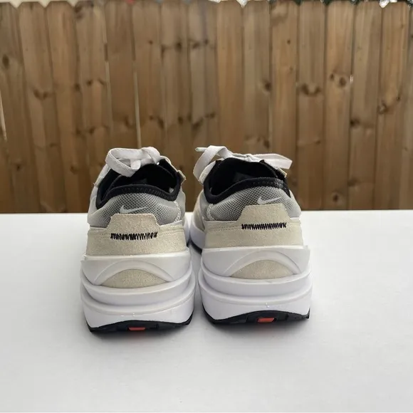 Nike Waffle One Low Summit White (GS) Size 7Y/8.5 Women’s