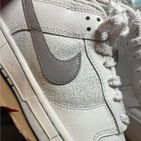 Nike White and Blue Low-Top Sneakers