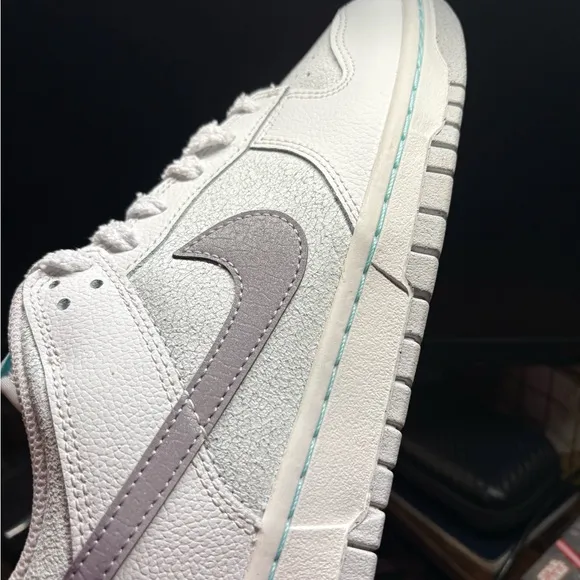 Nike White and Blue Low-Top Sneakers
