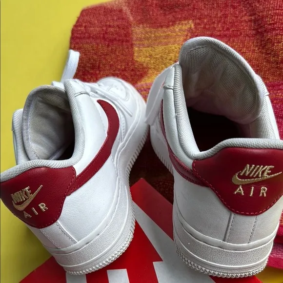 Nike White and Red Sneakers Classic Low-Top Design