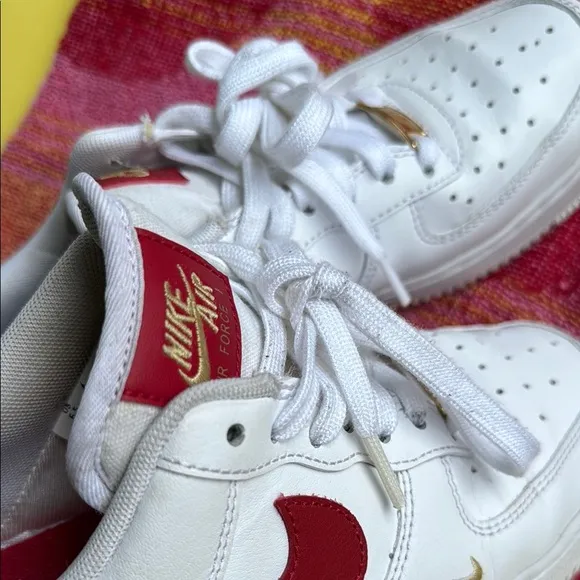 Nike White and Red Sneakers Classic Low-Top Design