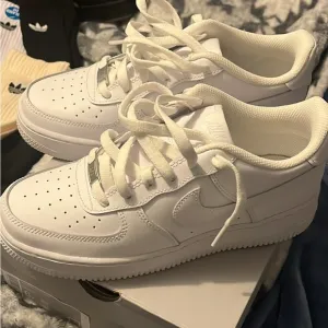Nike White Sneakers Low-Top Leather