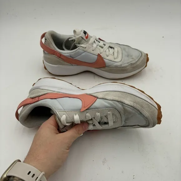 Nike Women’s 8 Waffle Debut Peach Swoosh Low Top Sneakers