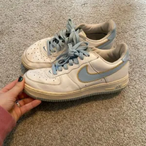 Nike Women's 8.5 vintage Air Force ones Blue and Yellow Trainers