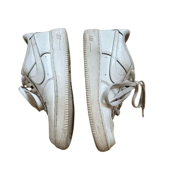 Nike Womens White Lace Up Air Force 1 Low Top Casual Sneakers Size 8.5